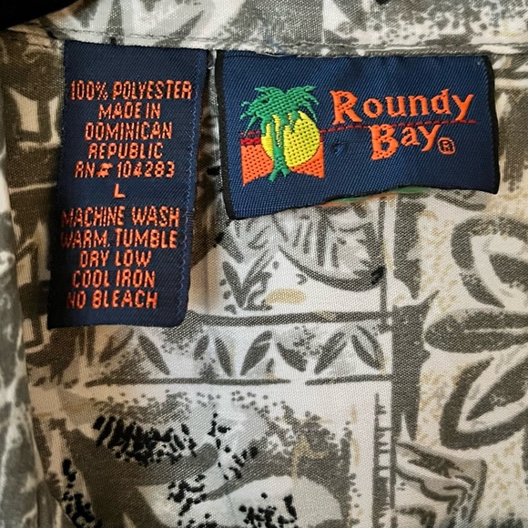 Vintage Roundy Bay Hawaiian Aloha Shirt with Drums and Guitars - Large - Picture 2 of 9